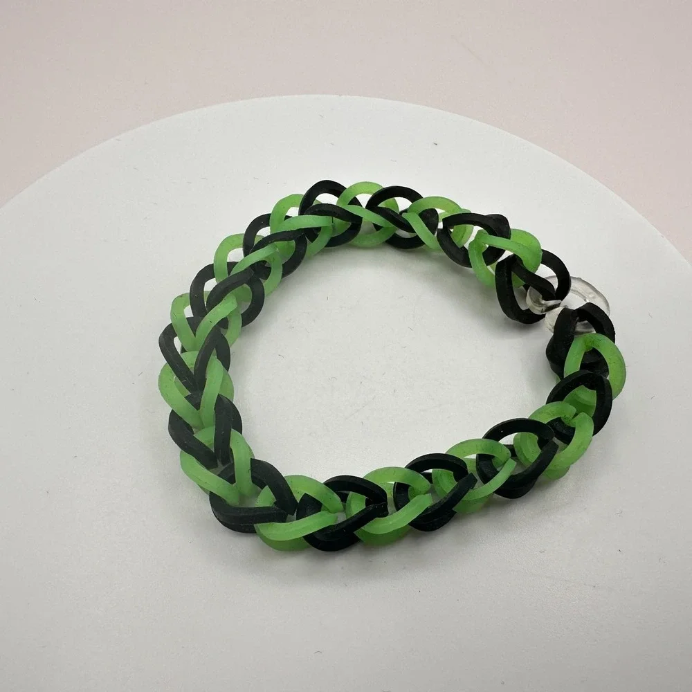 Vintage 90s Handmade Loom Rubber Band Bracelet Fishtail Weave Fashion Jewelry